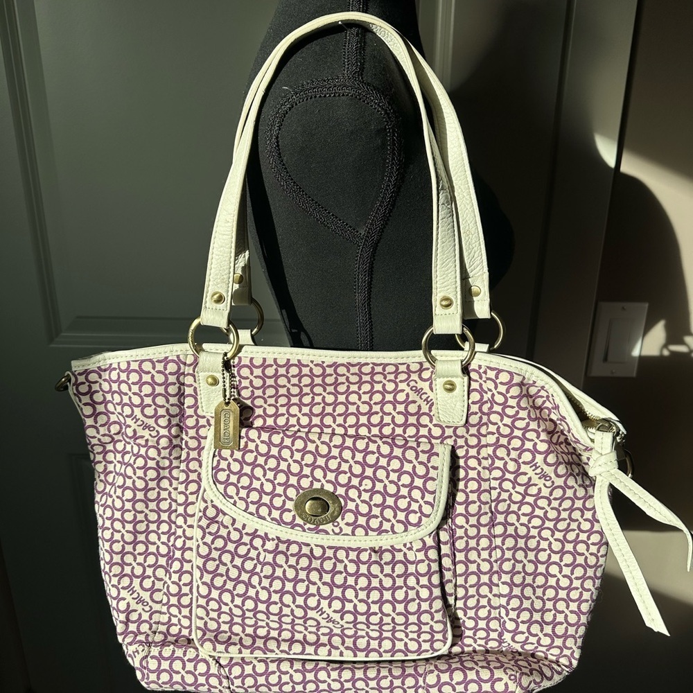 ⭐️ HOST PICK ⭐️ Coach Leah Poppy Purple and white Canvas over shoulder/crossbody